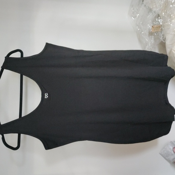 Plus size tank top - Picture 3 of 4